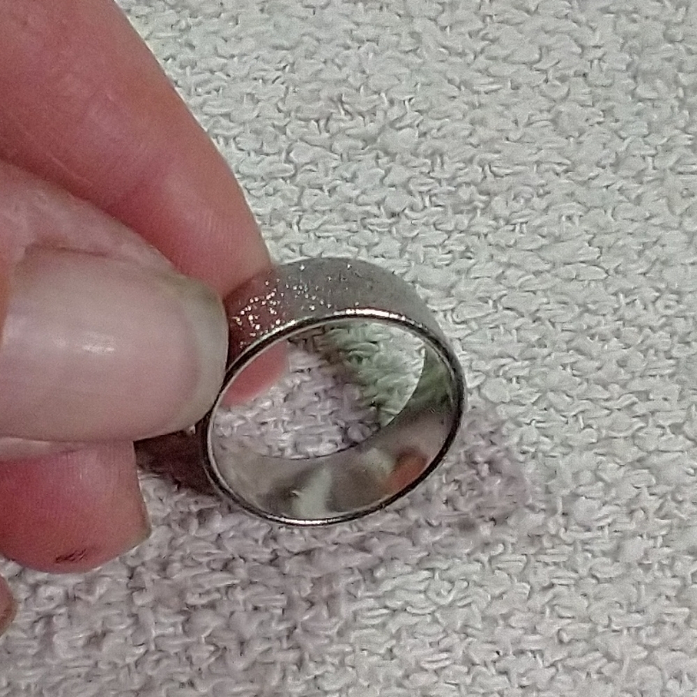 Silvertone band ring wedding